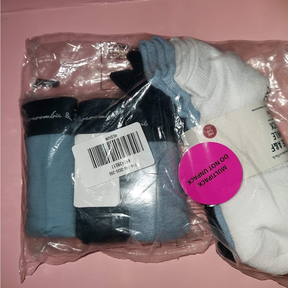 Abercrombie and Fitch Undies sock set size Medium NIP - Picture 7 of 7